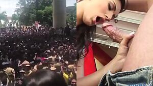 Sunny Leone, Huge Fan Adoration in Kerala, India