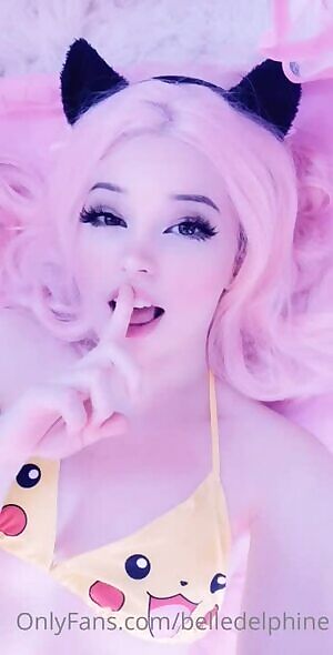 Playful finger tease 🥰