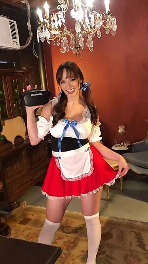 Behind-the-scenes with sexy Lexi Luna performing for SLR Originals 🔥🔥🔥