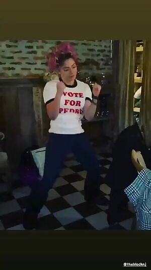 Alexa gettin' down