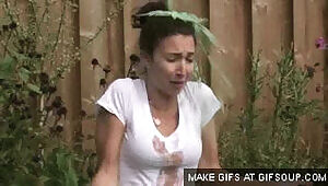 Actress gets perfectly green slimed