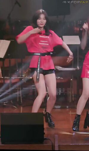 Red Velvet - Seulgi - 180628 - Peekaboo