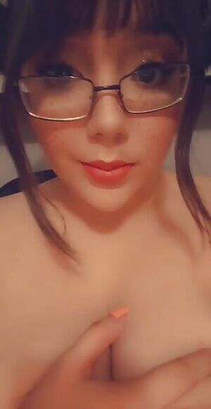 Wait til the end and you'll see one hard nipple and one soft. Have a preference?