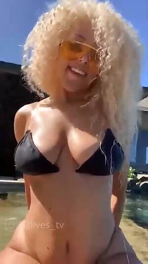 Doja Cat - Riding the D