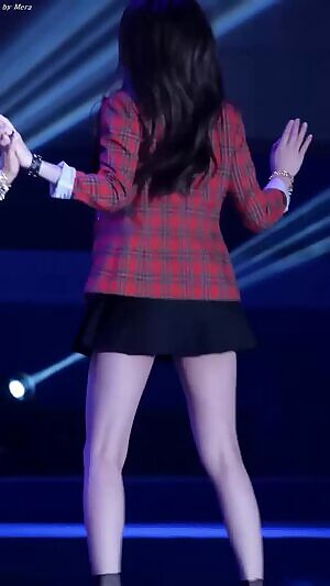 f Krystal - Rockin that skirt