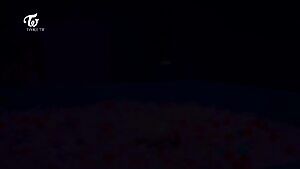 JIHYO - Seducing us.