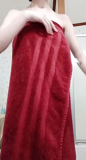 titty reveal/towel drop