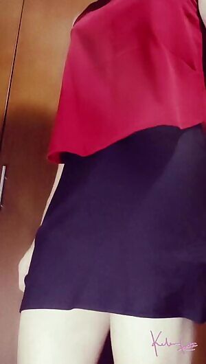 Business in the front, Party in the back. Admittedly, I feel really embarrassed that I started leaking just having my ass stretched 😳 😣