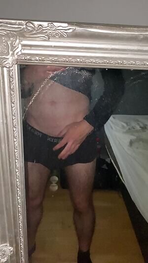 Whipping my cock out 👅🍆