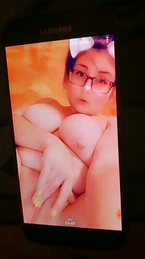 React girl Alix Archer