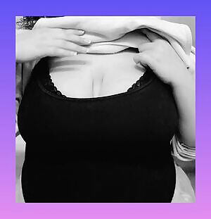 It's been a good month for me so here's your early Christmas gift! ~♡