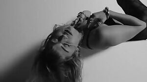 Miley Cyrus - SHE IS COMING