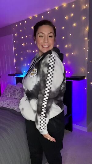 Ooo la la , such a hottie🤤