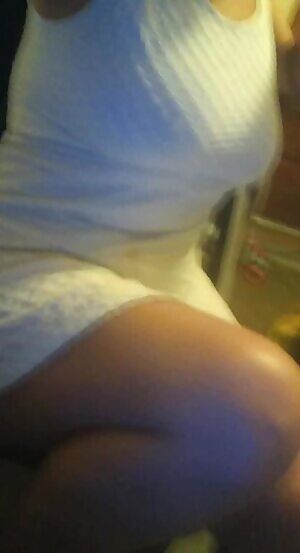 44f.. think I wear panties ? of course not lol 😽