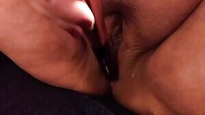 When you don’t own any toys so you start using random things🙈 anyone wanna help a girl out?