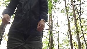 A little peek of me in the nature 🙈🙉