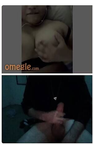 Teen in unmod shows all and tastes pussy