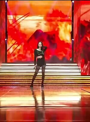 Oh My Girl - jiho , Arin and I-DLE - Soojin Good Girl Bad Girl Cover