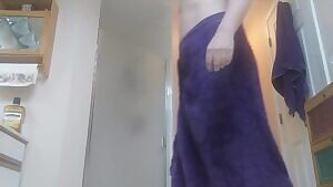 Booty so thick it can't be contained ;)