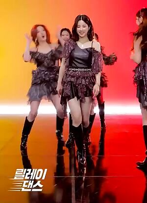 Apink Chorong in leather!