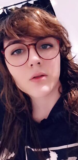 I wish i had a daddy to use my smooth butt.... Updog if I can dm you