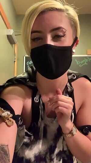 my first day back to work I couldn’t help but uck myself for y’all 😈