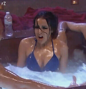 Elizabeth Gillies opens her mouth waiting for your cum