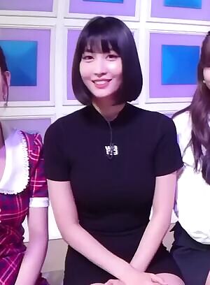 TWICE - Momo feat. Nayeon & Sana