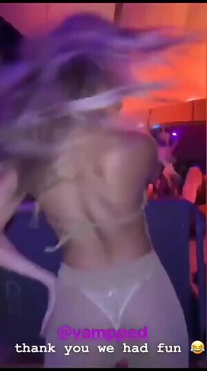 Alexa Collins slip while dancing caught on ig story