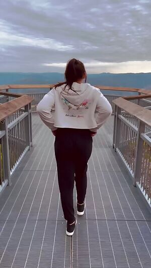 Our favorite spot was busy today but I still had to sneak a flash 😇