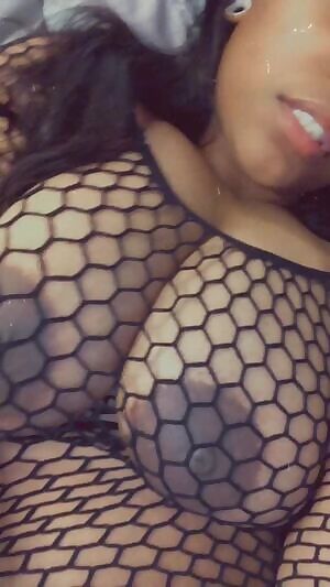 ✨what’re y’all’s most weirdest fetishes?✨