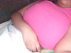 I’m bored in bed 🥺 come join me?😉💚