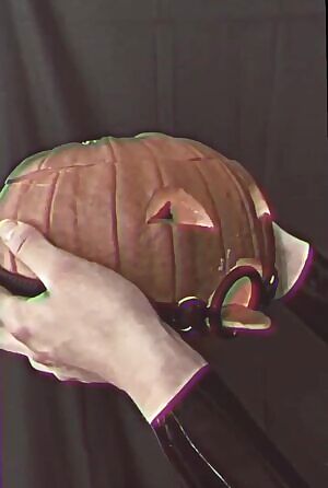 I love how highcut this leotard is, and how it looks paired with my first latex corset!