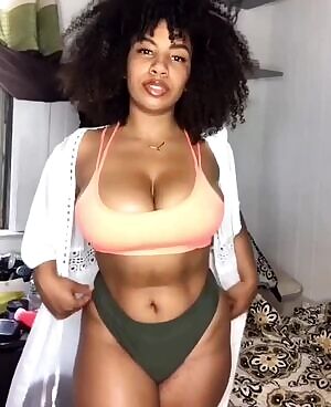 Curly haired & thick 😋