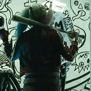 Margot Robbie back plot in 