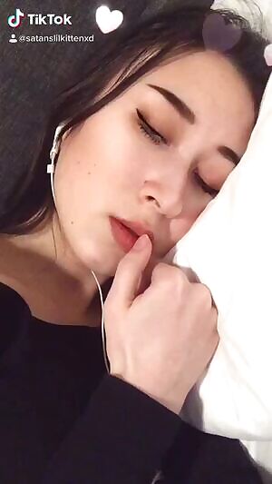 I hope my titty flash makes your day a little better 😋