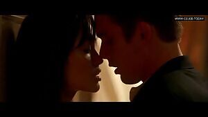 Angelina Jolie in 'Taking Lives' - one of my all-time favorite plots