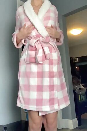 Tiny waist, tits & a lil butthole for you on this fine Thursday 😋