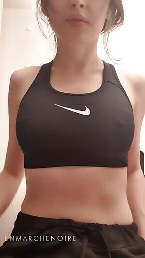 My sports bra hides them pretty well 🙈