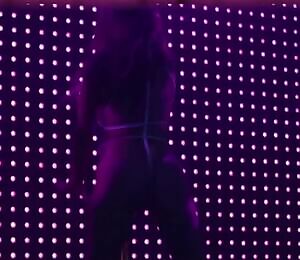 I love when Jennifer Lopez shakes her big jiggly ass