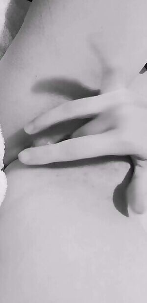 Here's a video of me squirting ft my pierced nips :3 hmu on Insta for a fun chat