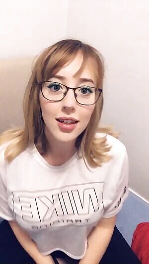 DD Titty Drop with My Nerd Glasses 👻 reginamills98