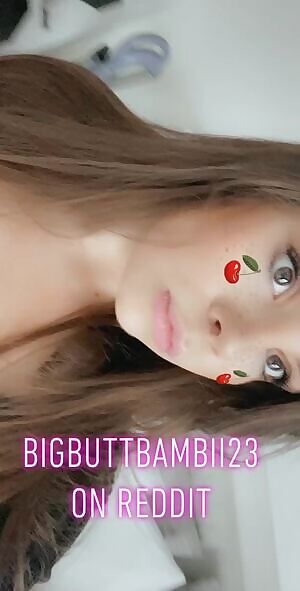 My first video on here... hopefully you guys like the little clip of me ass? 😉 enough time cum join me...?