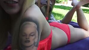 Girlfriend Quick Anal In The Park.